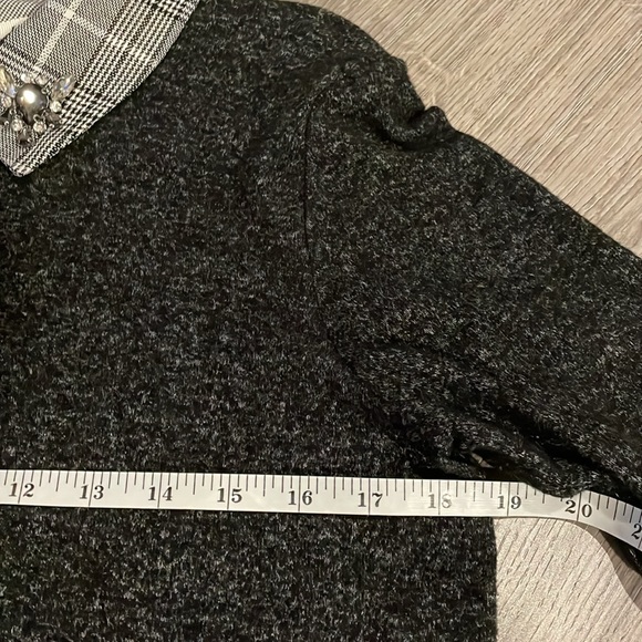 Soft stylish, Fooler with jewelled neckline & Gingham print . - Picture 5 of 8